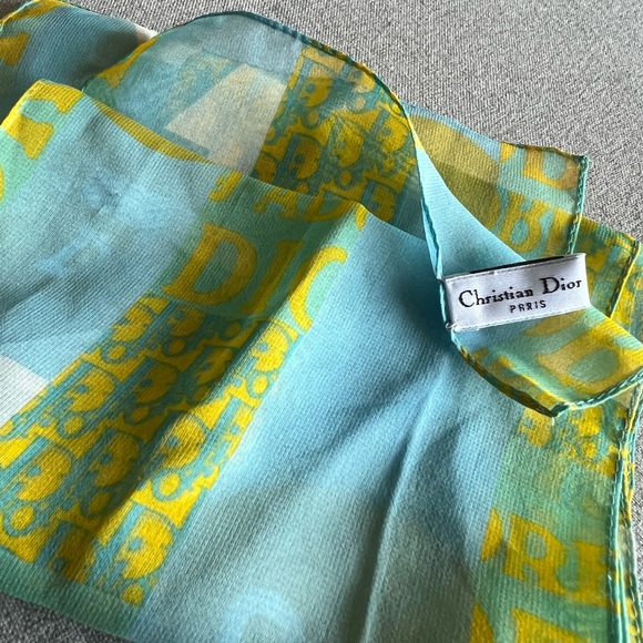 VINTAGE DIOR/ JOHN GALLIANO 100% Silk Scarf
2005 J’Adore Collection - Picture 3 of 5